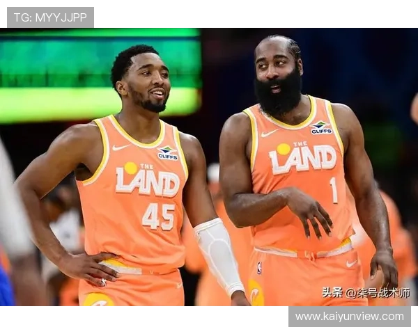 NBA季后赛格局突变多队争冠悬念升级巨星表现引发热议新看点不断